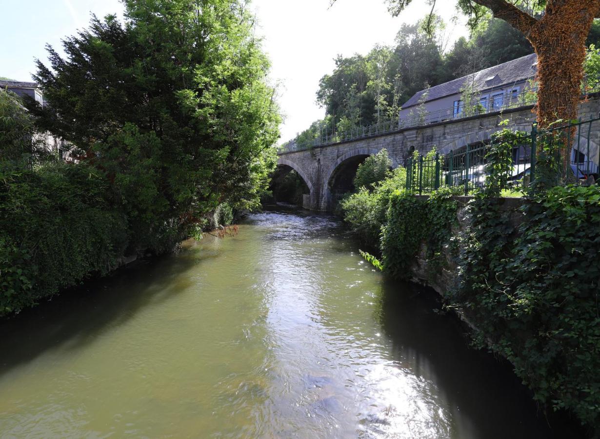 YvoirAux Berges Du Bocq别墅 外观 照片